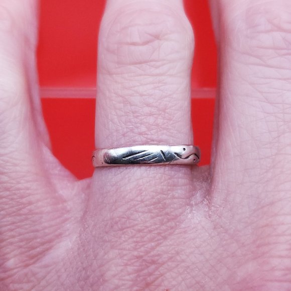 Size 7 925 Sterling Silver Unique Random Symbols Ring - Picture 2 of 6